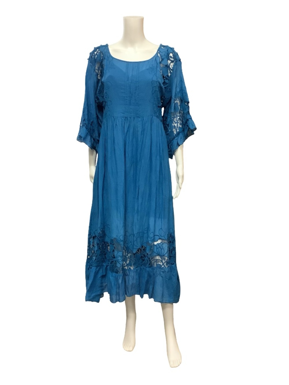 Akemi + Kin Lace Pattern Long Dress Size: XS